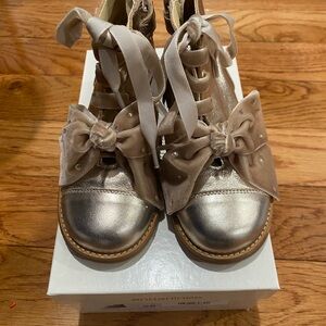 Andanines Gold Metallic booties with Bow New